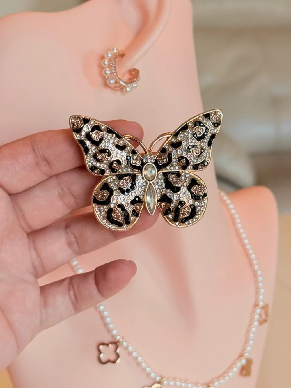 Gold-Tone Leopard Print Butterfly Brooch - Elegant Women Jewelry - Picture 3 of 10